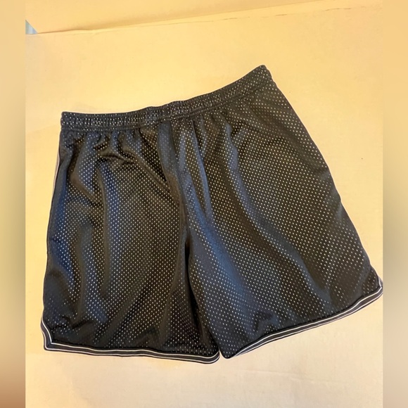 NIKE NAVY BLUE AND WHITE WOMEN’S RUNNING ATHLETIC SHORTS. - Picture 5 of 6